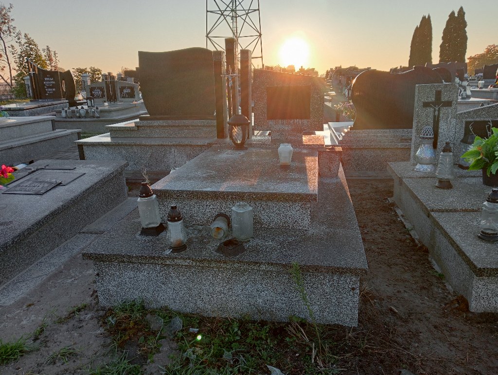 Grób Janusz Adamczuk