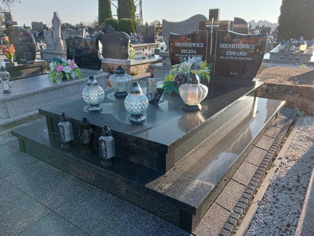 Grób Edward Sienkiewicz